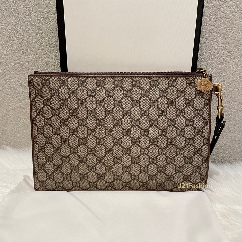 NEW Authentic Gucci Courrier GG Supreme Pouch - Picture 4 of 11